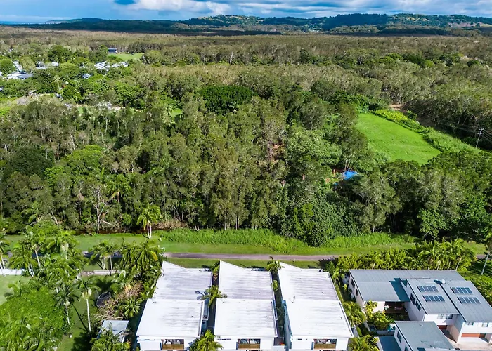 Fat Frog Beach Houses Byron Bay
